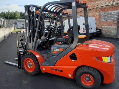 Diesel forklift D3500 delivery to the company "GRAANUL INVEST" 3
